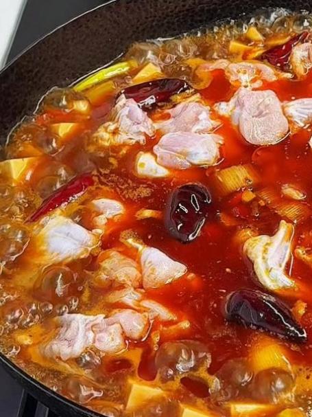 水煮牛蛙，麻辣鲜香真的太下饭了