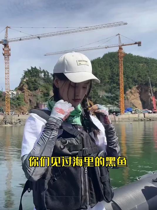 今天钓海里的黑鱼
