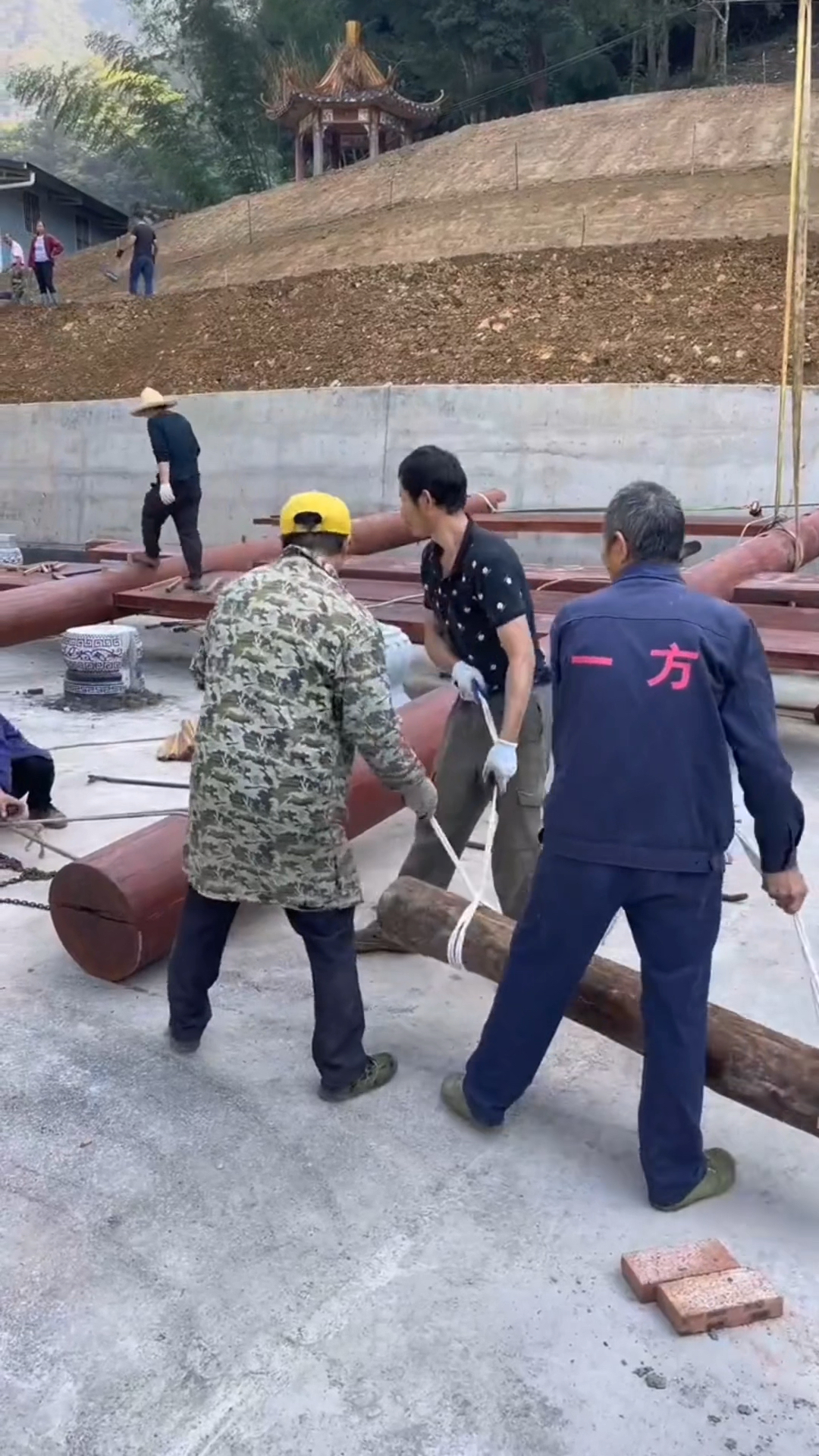 高手在民间,4500万的徽派豪宅历时两年即将完工,没用一颗铁钉全榫卯结构,太震撼了