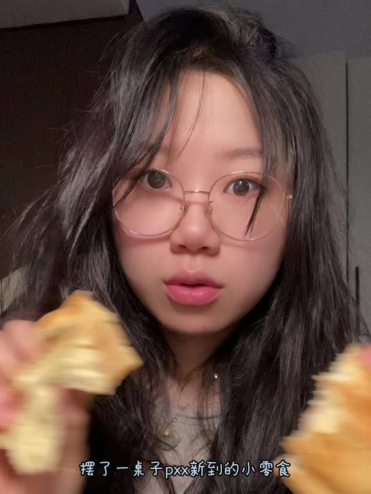 摆烂暴食女大学生｜小面包小糕点吃到酝碳啦