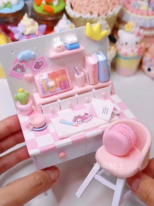 超轻粘土|粉粉嫩嫩的少女心小书桌