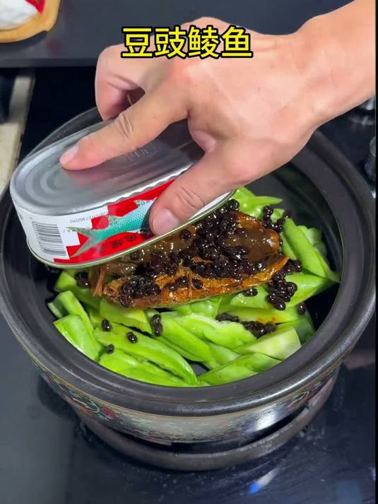 做法简单但味道非常的好吃，香中带甘非常经典的一道广东菜，非常好吃又下饭