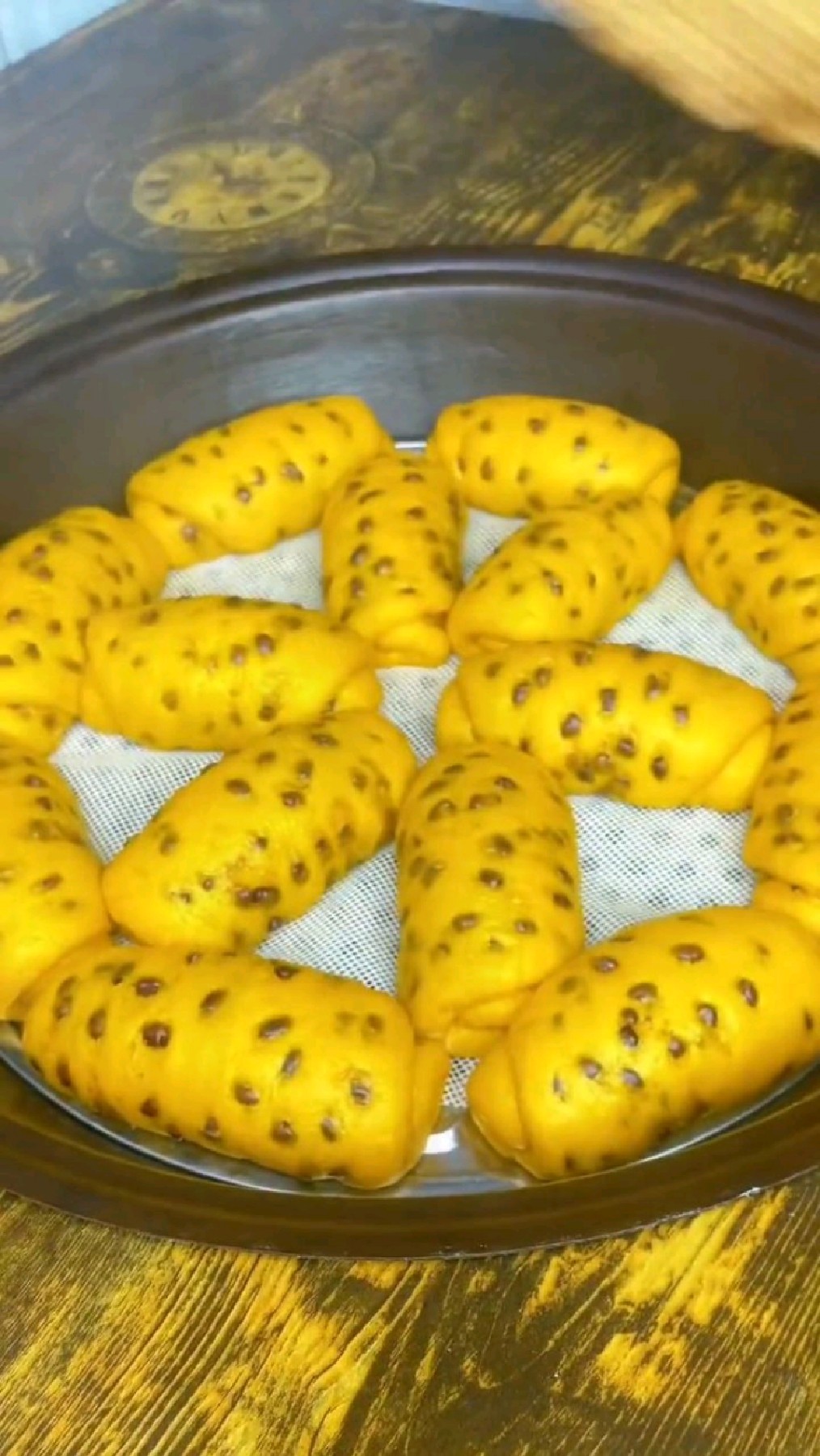 南瓜红豆卷,蓬松暄软,软糯香甜