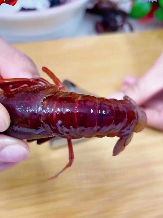 爱吃小龙虾不爱动手的朋友看过来,这个就是虾尾剥壳器,方便省事