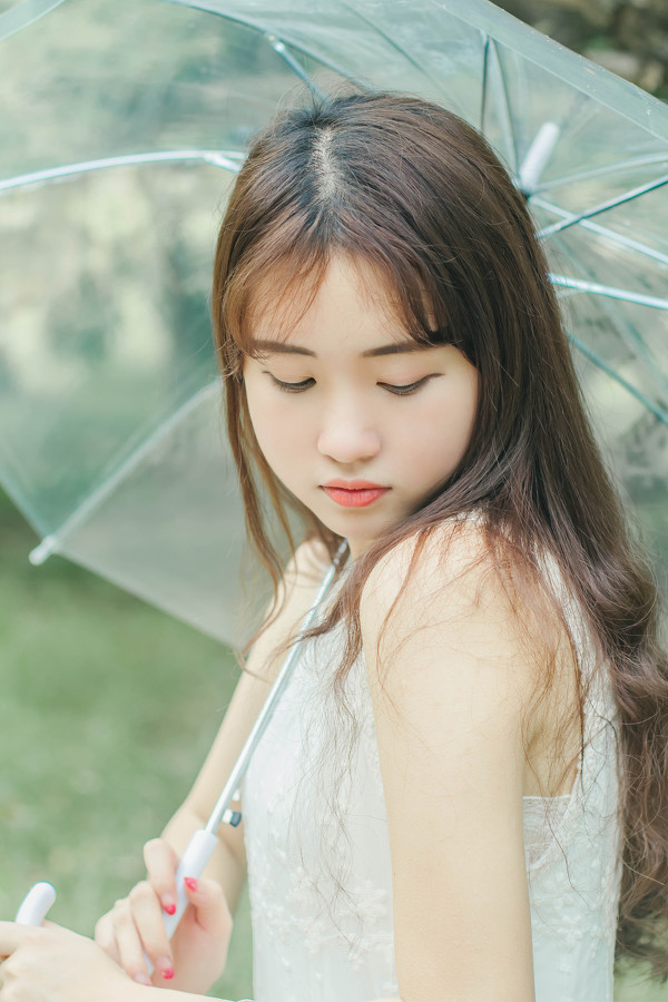 八月的雨-六色网