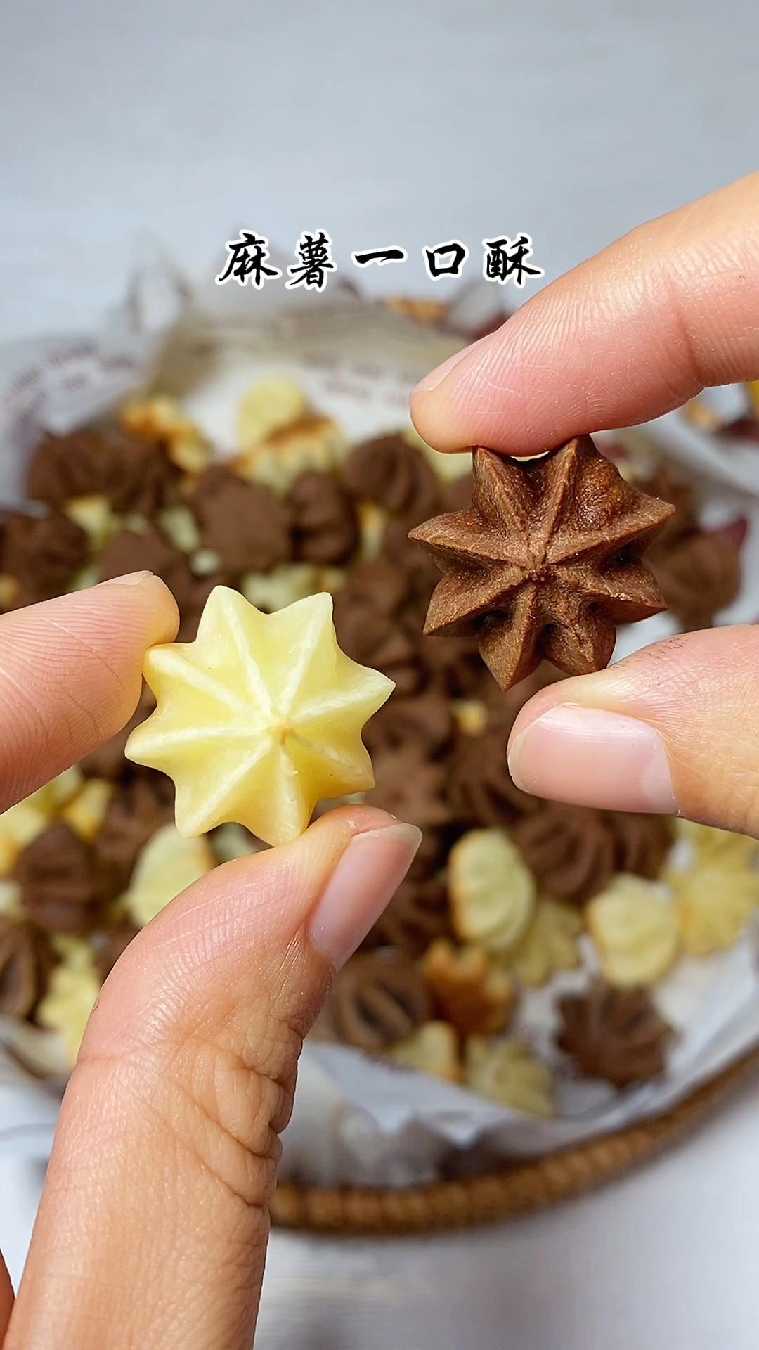 比泡芙简单的麻薯一口酥,口感酥脆一口一个,简单拌一拌就可以