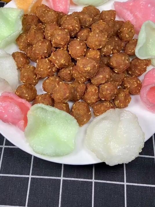 年夜饭的第九道菜之，干炸丸子做法