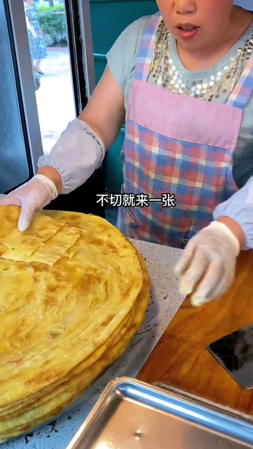 一张驴肉卷饼全家人都吃不完!