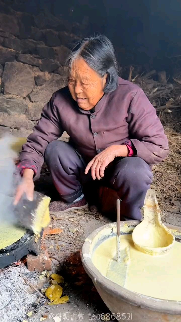 柴火鏊子,乡村的碾,你有多久没有吃过妈妈亲手摊的煎饼了。