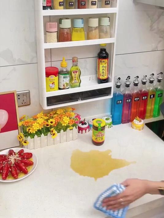 壁挂调料架 收纳多种调料瓶，挂在墙上不占空间，拿取方便