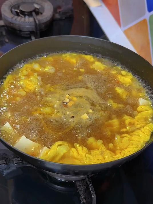 天热了,来碗酸辣开胃的酸辣汤