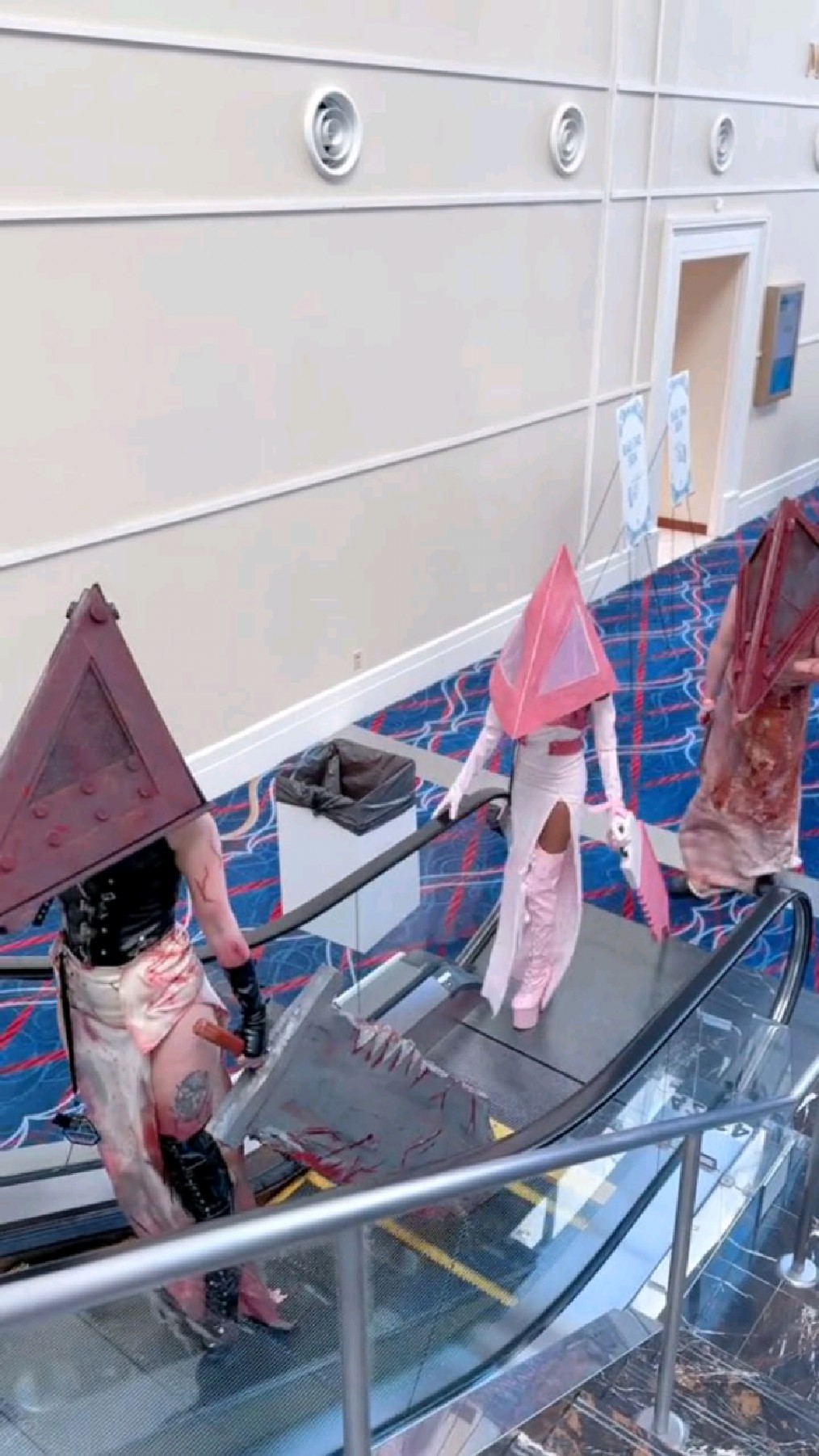 ##美女三角头##漫展##你们能打几个?##