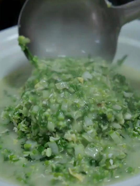 青豆渣白菜 毛白菜和青豆渣放在一起,很久以来一道很清淡的素菜