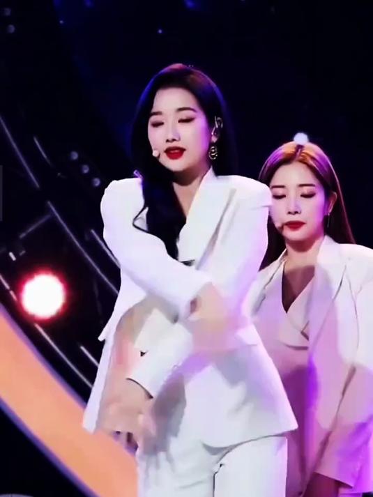 爱情麻辣烫(舞曲版) - 简单小芳、月下思故人