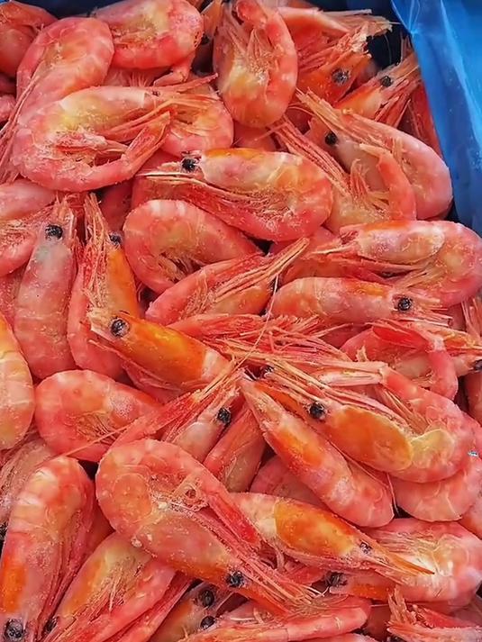 追剧必备的小零食，北极甜虾鲜甜弹牙，越啃越香