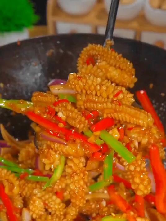 炒鱿鱼 没有刀工基本一样可以切出好看的鱿鱼卷
