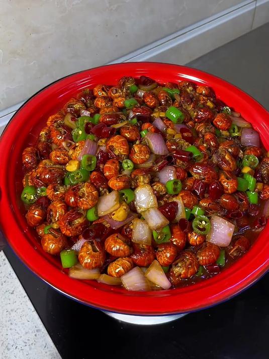 下酒菜的“劳斯莱斯”麻辣龙虾尾