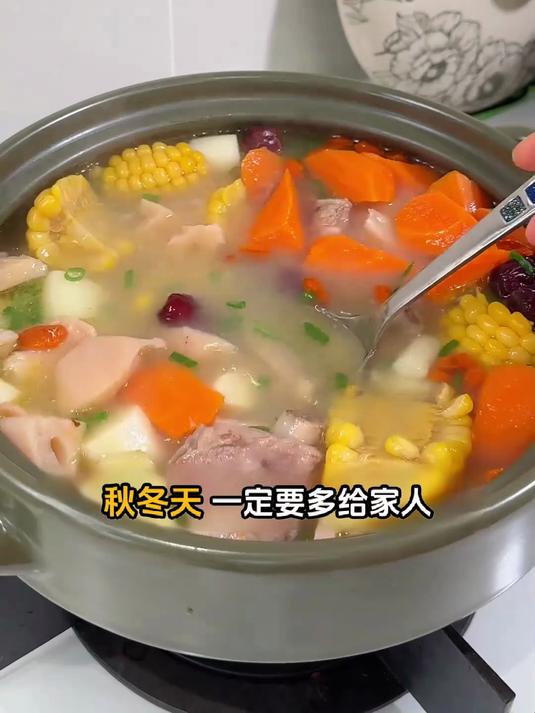 宝宝爱喝！山药莲藕排骨汤，暖fufu连喝三碗