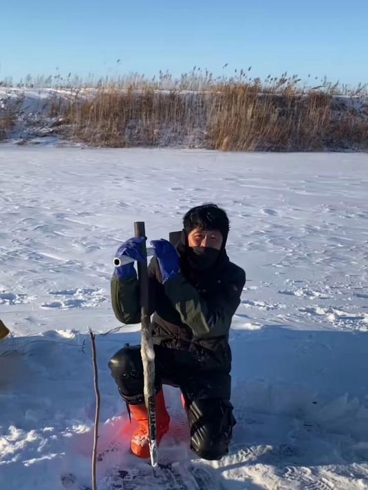 这网喜获野生黑斑狗鱼两尾 鲫鱼若干