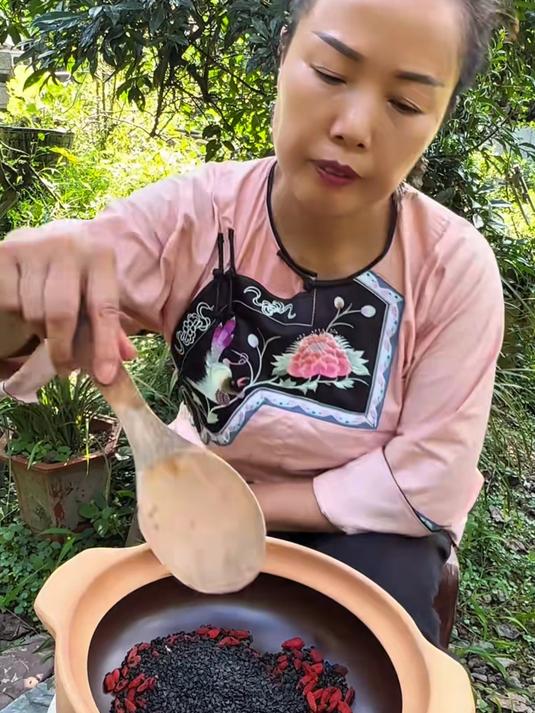 韭菜籽 + 枸杞:这对 “黄金搭档”,滋补养身藏不住