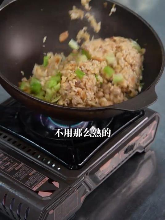 一百个粉丝,一百零一个都说好吃的咸鱼鸡粒炒饭,你能学到一半!