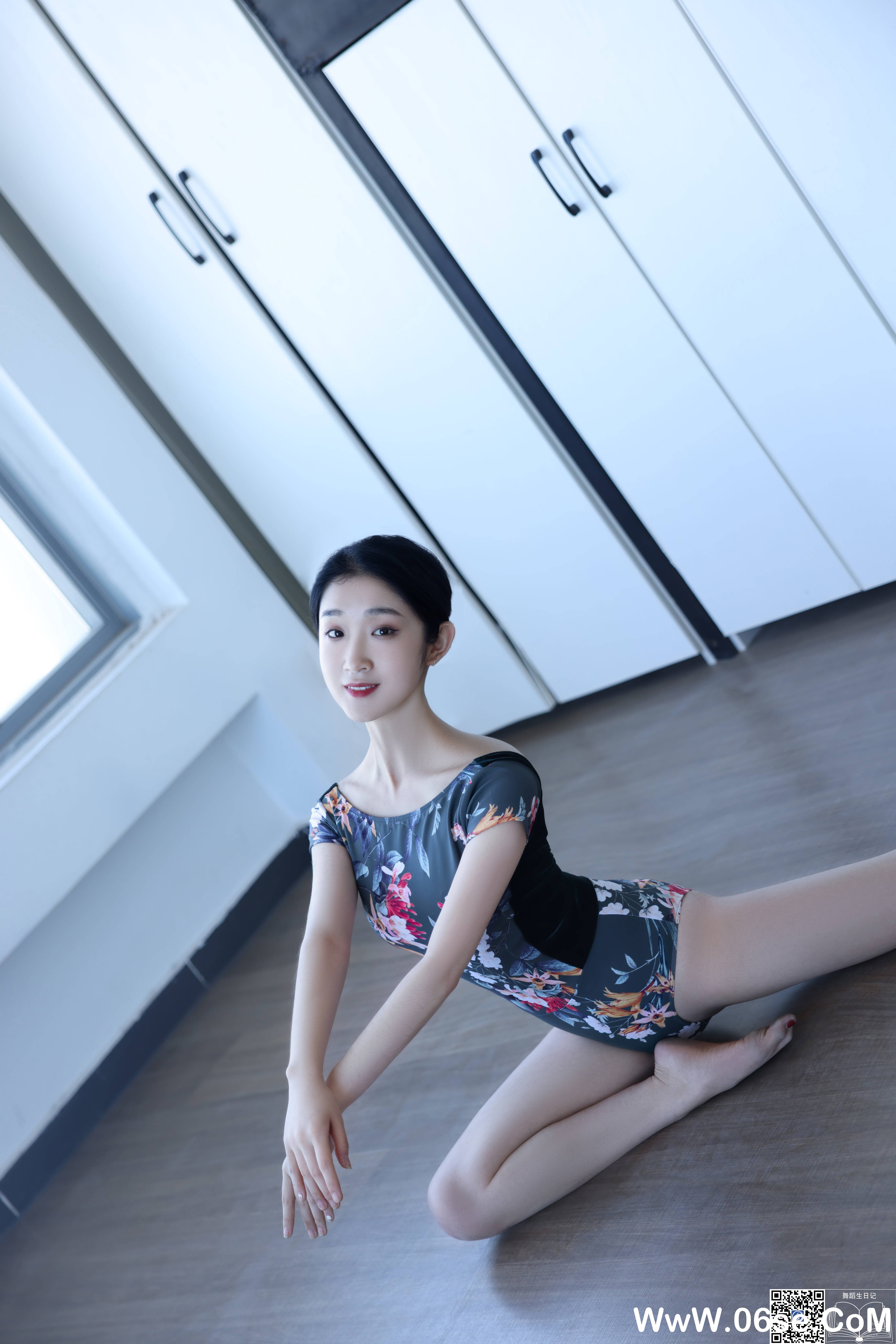 [GALLI嘉丽]舞蹈生日记 049 - 珊珊[42P312M]-六色网
