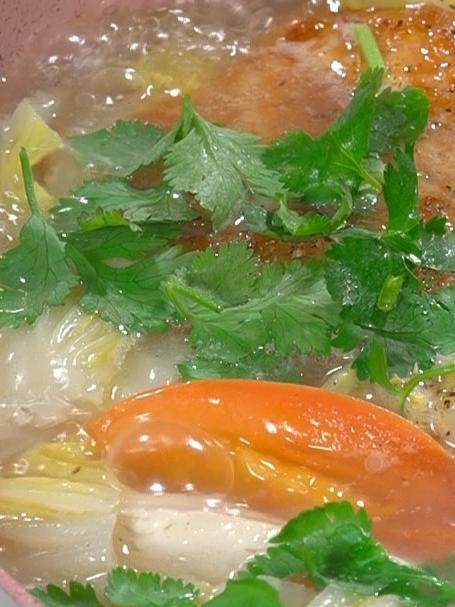 豆腐鸡蛋粉丝汤!