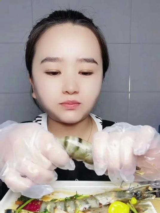 黑虎虾有卖,新鲜度一眼可见