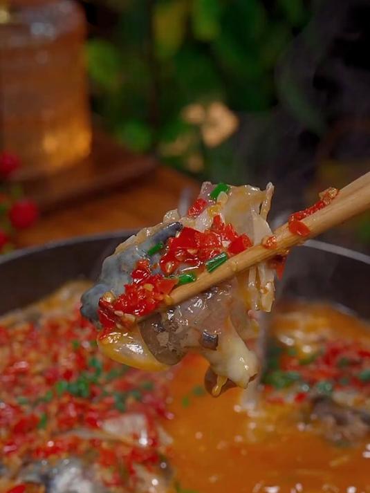 剁椒鱼头的详细做法,鱼头你就像我这么做,肉嫩味美