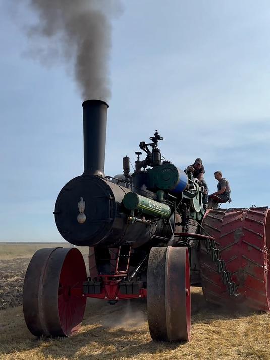 蒸汽机拥有强大的牵引力!