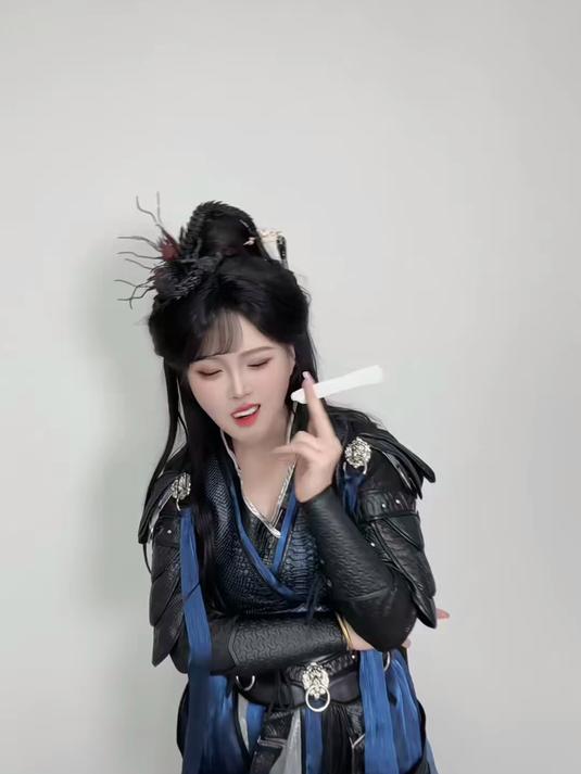 谁给我馒头谁给我拳头 对口型 婉宝表情包 猛兽出没