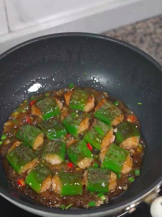 简单快速且很下饭的青椒酿虾滑