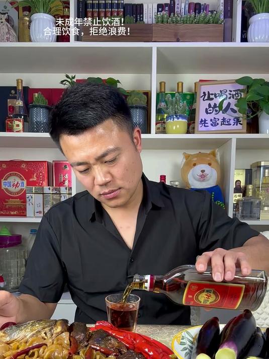 三道鳞炖土豆干 小野葱炒大鹅蛋 又是好酒好菜的一天