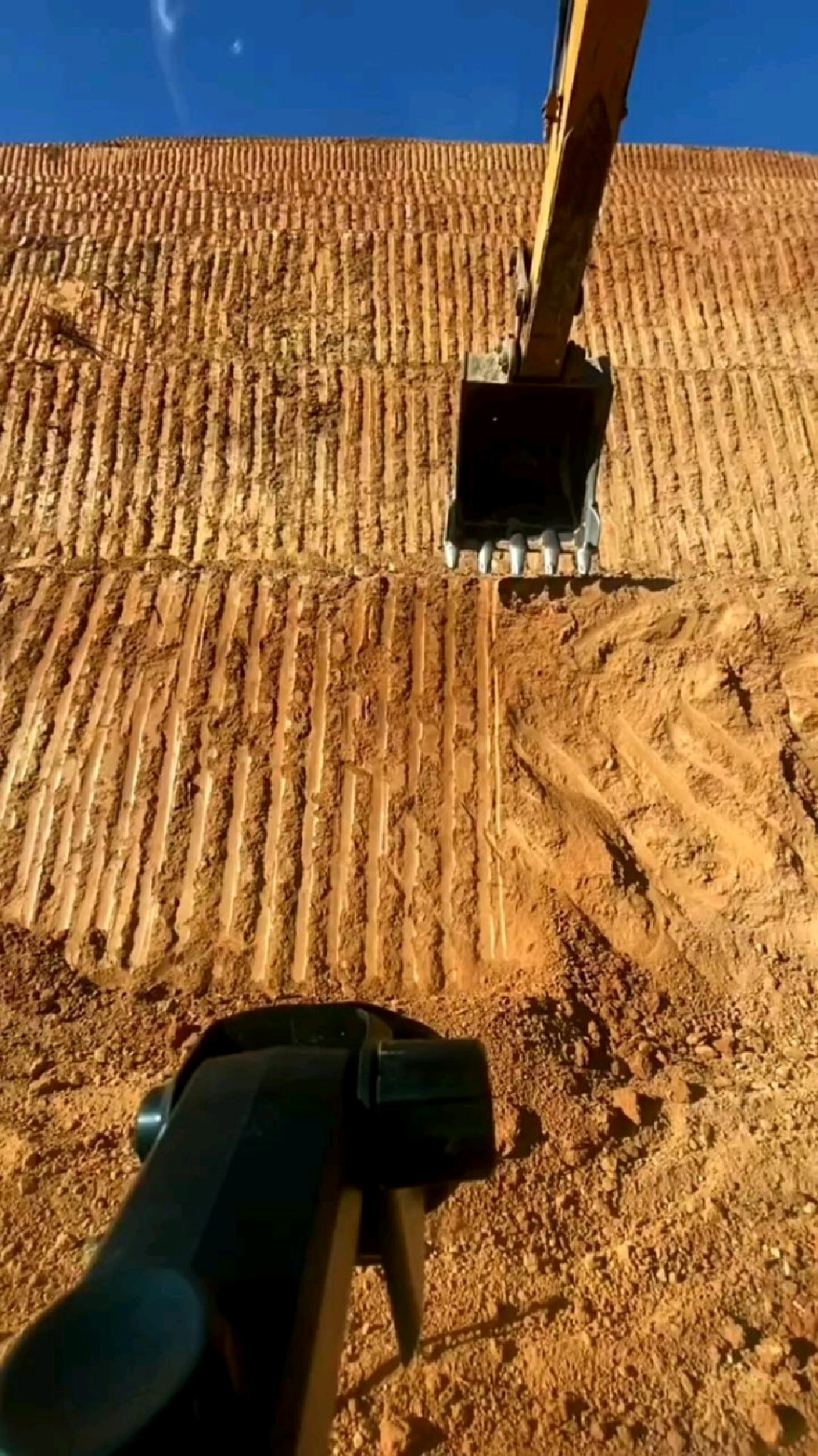 明天是老板生日给他挖一个18层生日蛋糕!他应该会很惊喜吧?