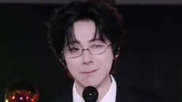 刘宇宁被粉丝叫爸爸的反应 刘宇宁