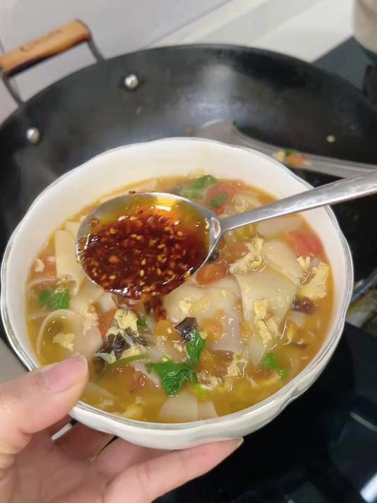 没胃口时一定要试试这个酸汤面叶啊,酸辣开胃,太过瘾了