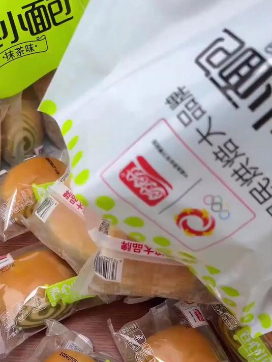 营养早餐的品质之选,盼盼蛋黄派瑞士卷老面包