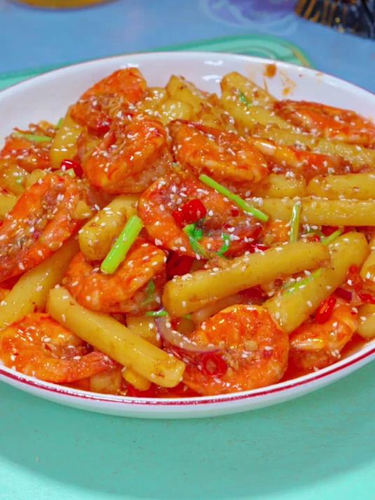 朋友来家里做客 都喜欢吃我做的香辣虾 味道比饭店的还好吃