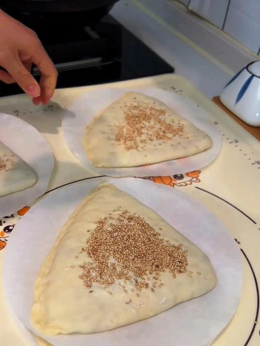 今天给大家分享一个千层肉饼的做法