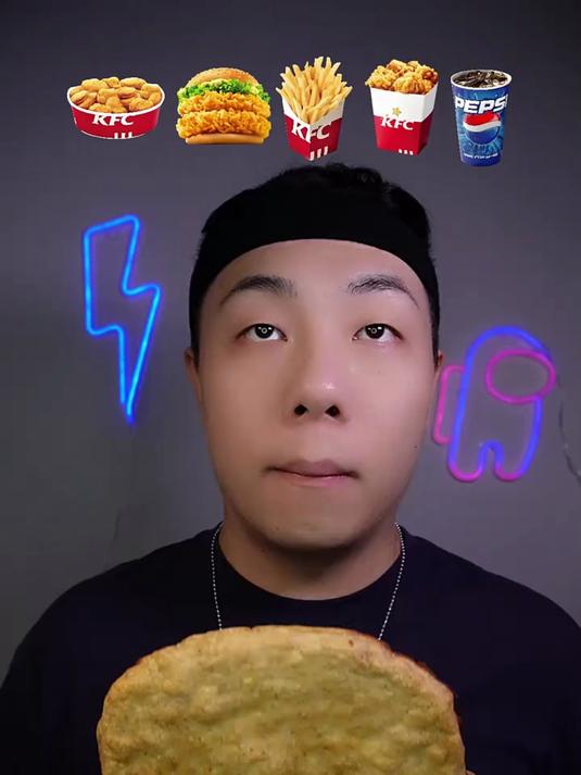挑战吃巨人香辣鸡腿堡,巨人上校鸡块,巨人鸡米花,巨人薯条