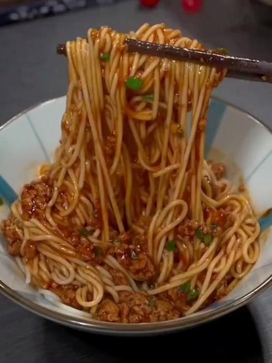番茄肉酱面