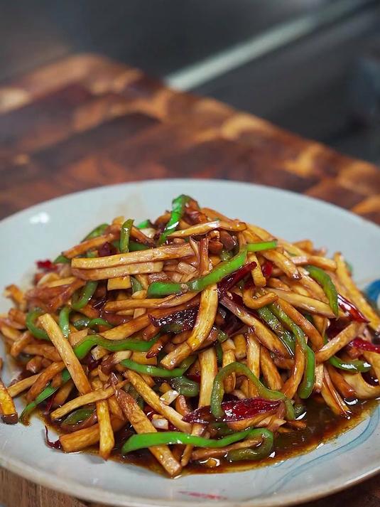 杏鲍菇炒青椒,美味可口