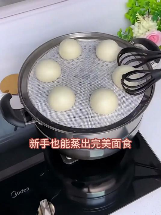 #我要做个美食家#蒸包子馒头总粘底掉皮，硅胶蒸笼布双面不粘蒸出完整面食太好用了！#硅胶蒸笼