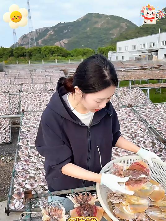 你们知道这个是什么吗它是我们东海的特产墨鱼干亲