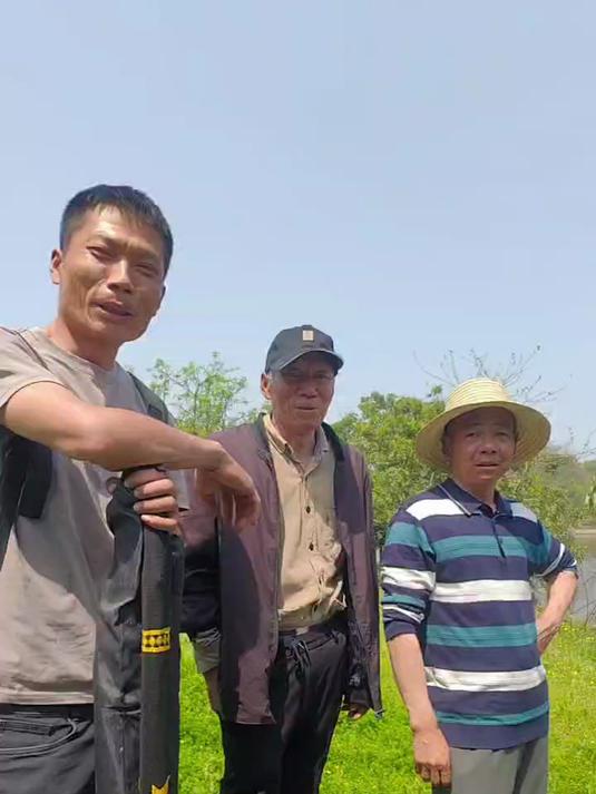 水库钓鱼用西部风老坛玉米打窝,矶竿滑漂主攻鲤鱼,请看大师表演