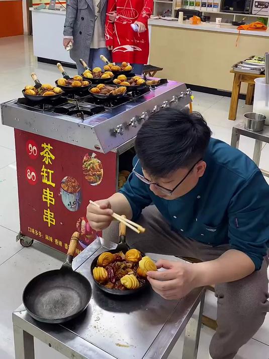 小份炒鸡操作难吗？流程清晰效率高，十分钟三份妥妥的！