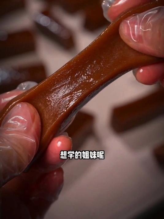 过年的餐桌上给家人做一个椰汁年糕吧