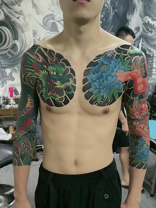 大哥老传统半甲纹身,看着真霸气,心动的感觉