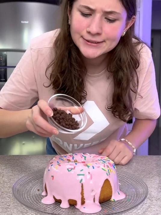 制作超级美味的草莓甜甜圈