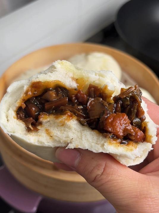 馋包子了,做一锅梅干菜香菇肉丁包,鲜香不油腻